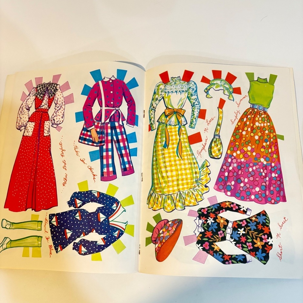 Vintage 1973 Barbie Boutique Paper Doll Book Whitman 1954 Unused Mod Fashions - Picture 4 of 7